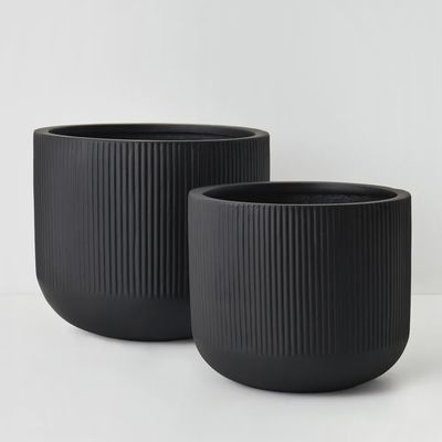 Linear Pot Black Small