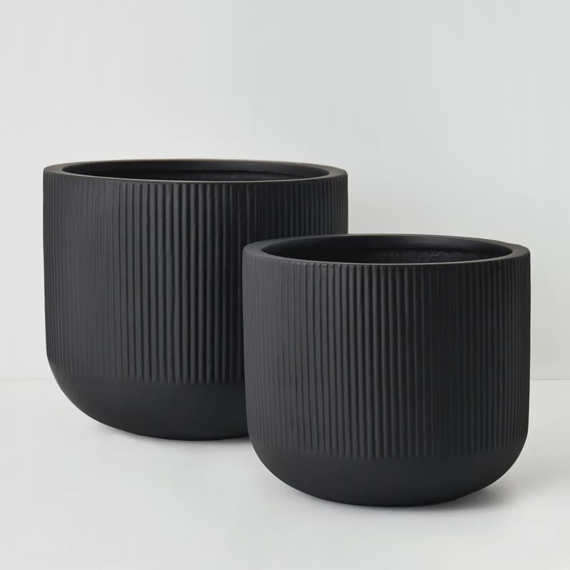 Linear Pot Black Small