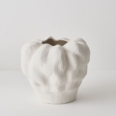 Pella Pot	White	26cmh x 29cmd