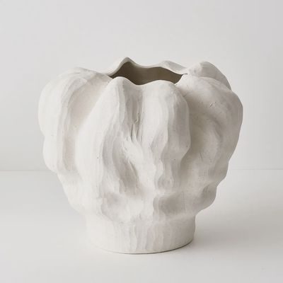 Pella Pot	White	31cmh x 34cmd