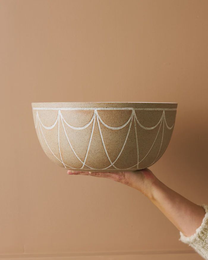 LARGE BOWL w/ETCHING NATURAL ENTERTAINER