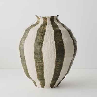 Pot Oreio Dark Olive 38cmh x 33cmd