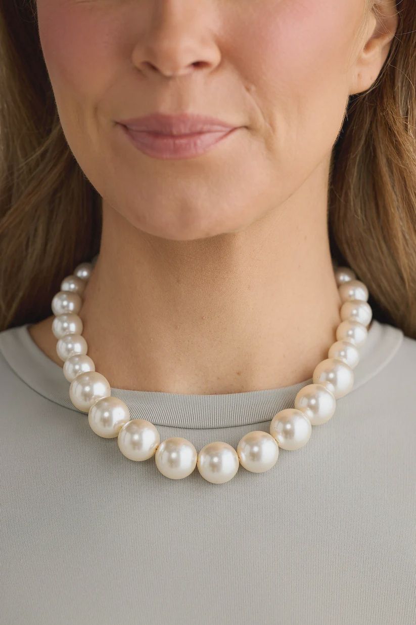 Ada Necklace Pearl