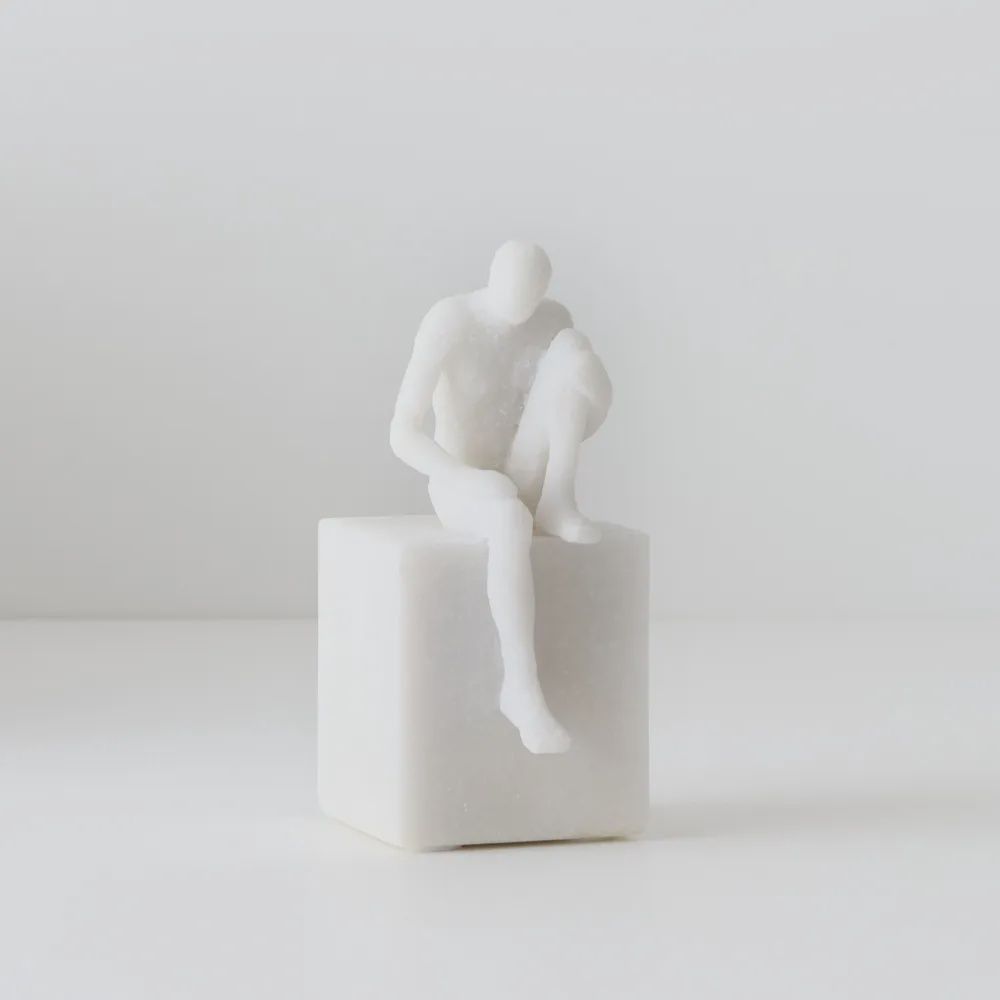 Giovanni Leaning Sculpture White
