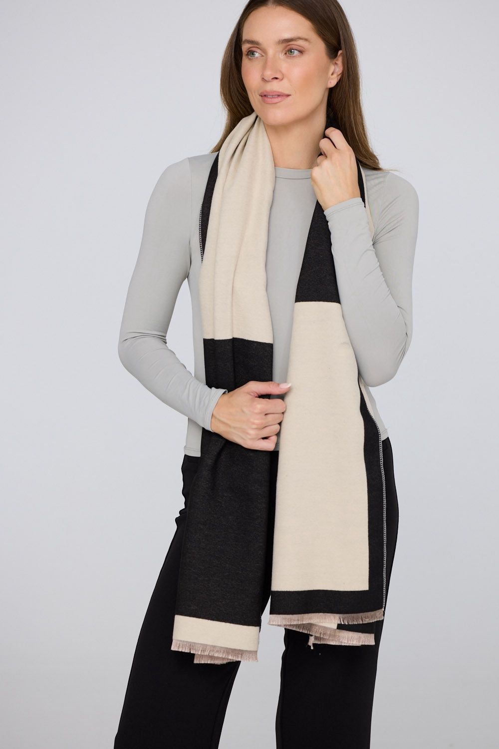 Indra Scarf - Beige W Black