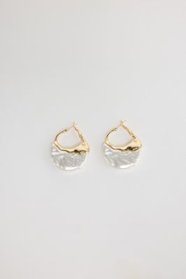 Connie Earrings - Pearl