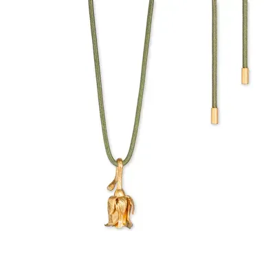 Rose med silkehalskæde