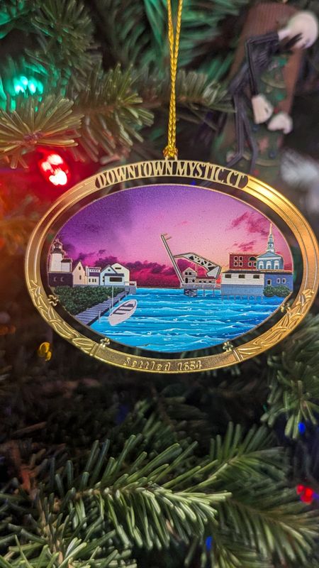 DOWNTOWN BRASS ORNAMENT