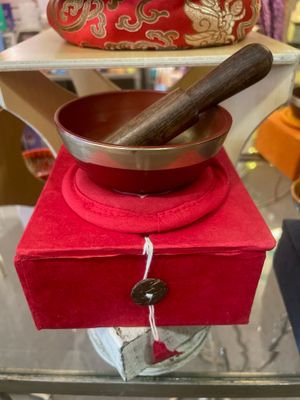 SINGING BOWLS ROOT RED