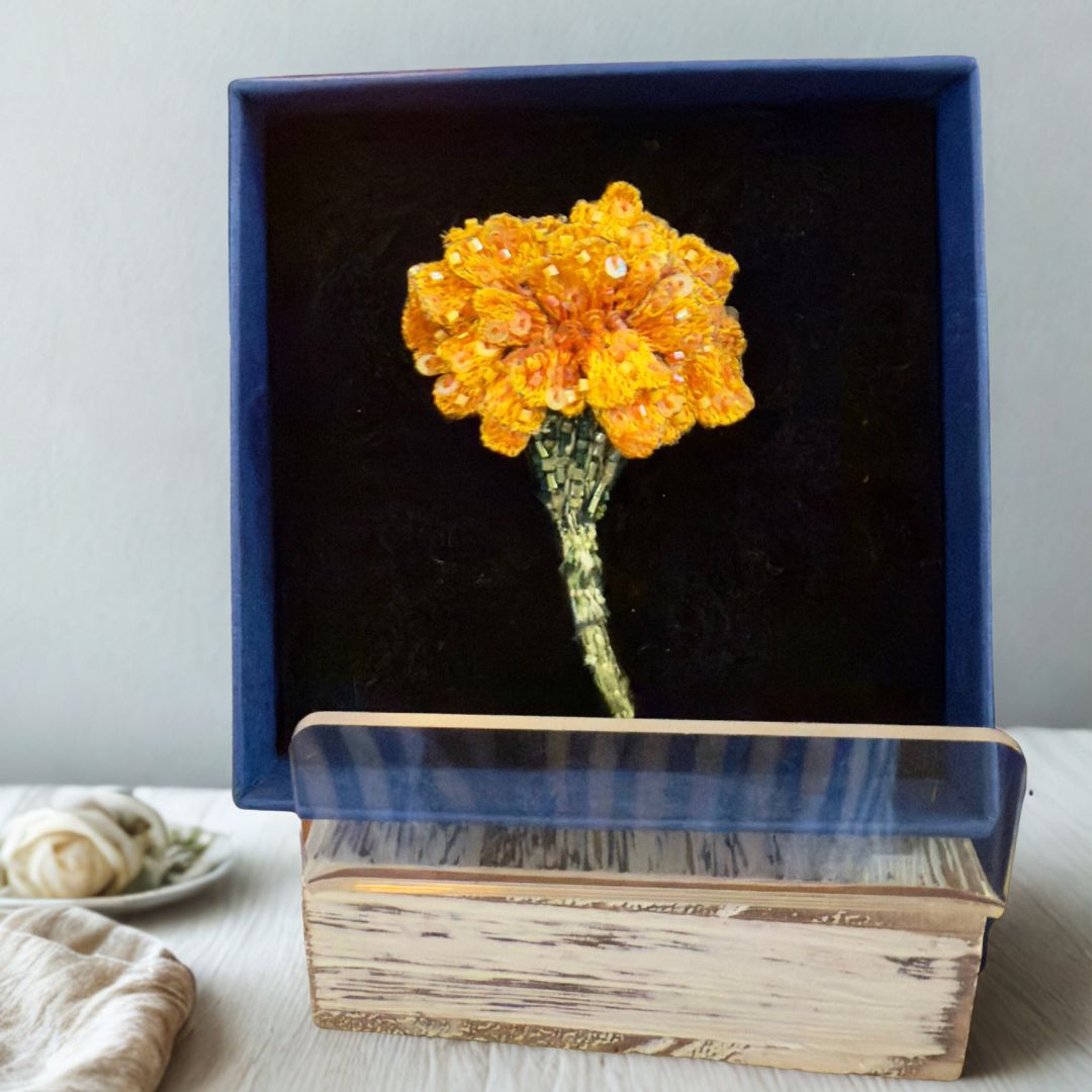 VINTAGE MARIGOLD BROOCH PIN