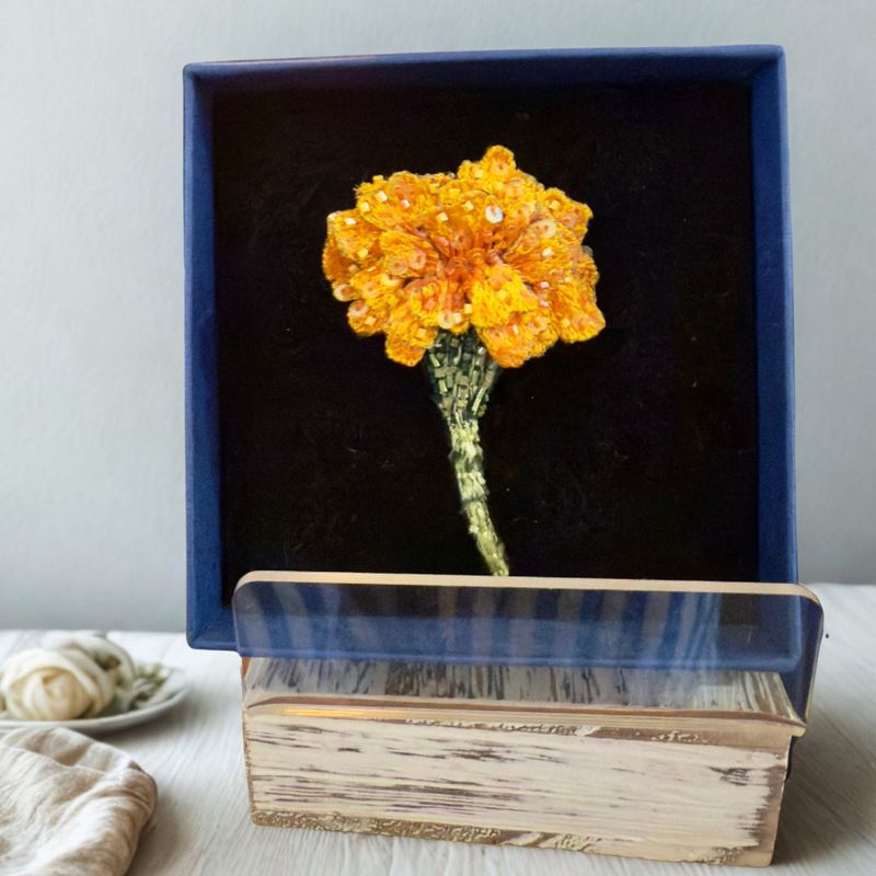 VINTAGE MARIGOLD BROOCH PIN