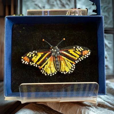 MEANDEARING MONARCH BUTTERFLY BROOCH PIN