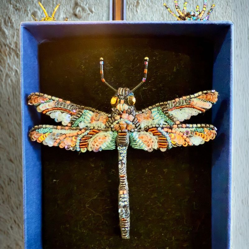 JEWELED DRAGONFLY BROOCH PIN