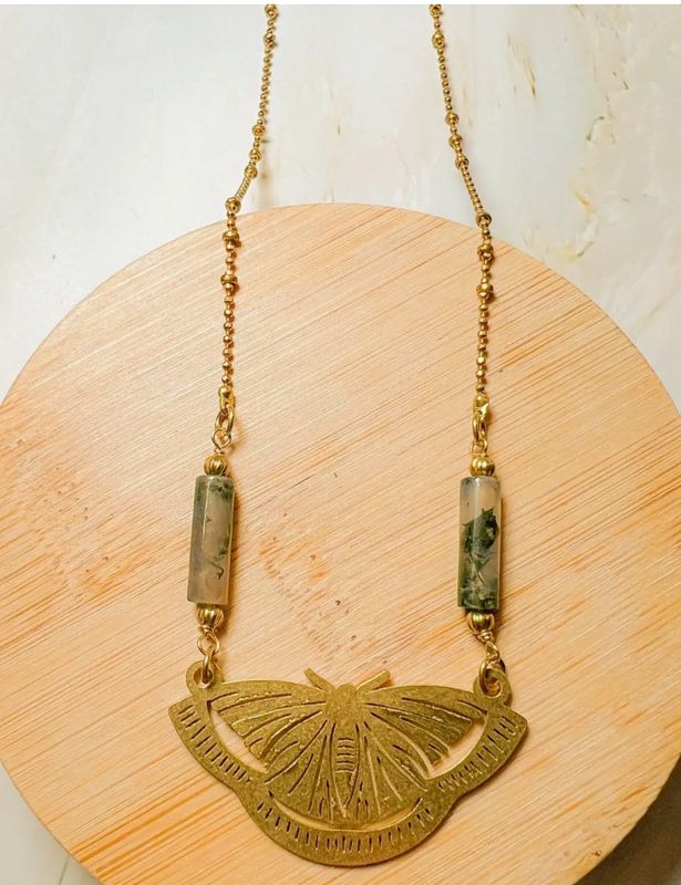 FORESTA MOSS AGATE MOTH NECKLACE