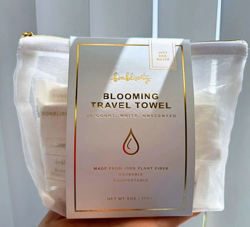 BLOOMING TRAVEL TOWEL