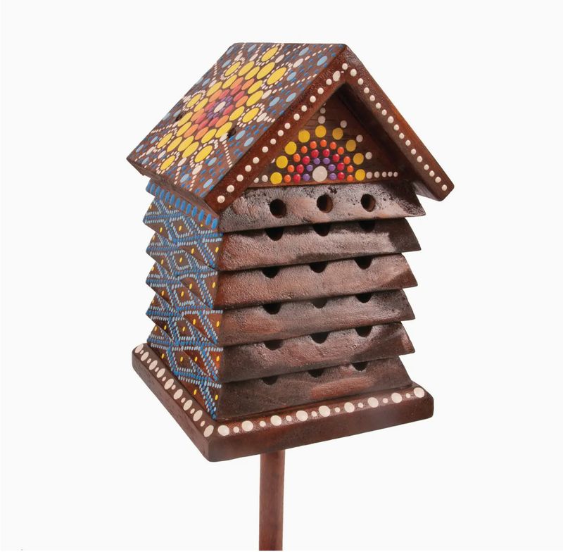 ARTISAN BEE HOTEL