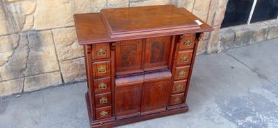 Vintage singer drawing room cabinet.