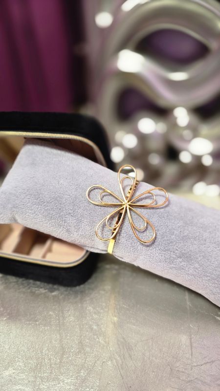 Pulsera LOY  dorada