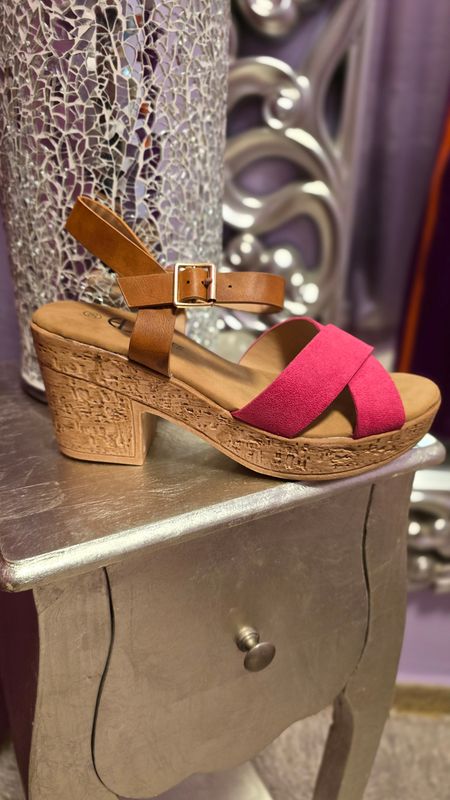 Sandalia corcho fucsia