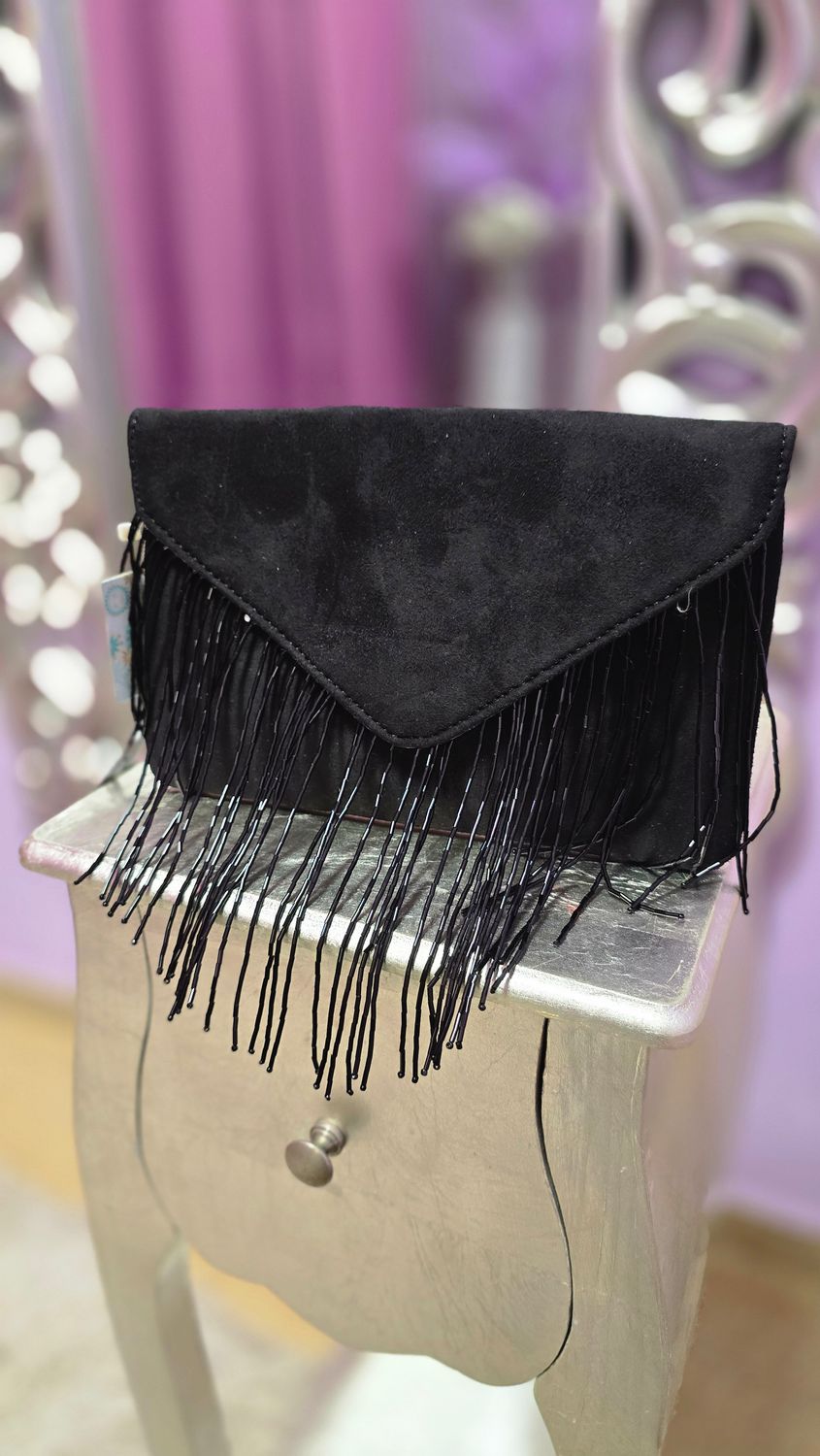 Cartera ante negra sobre flecos abalorio