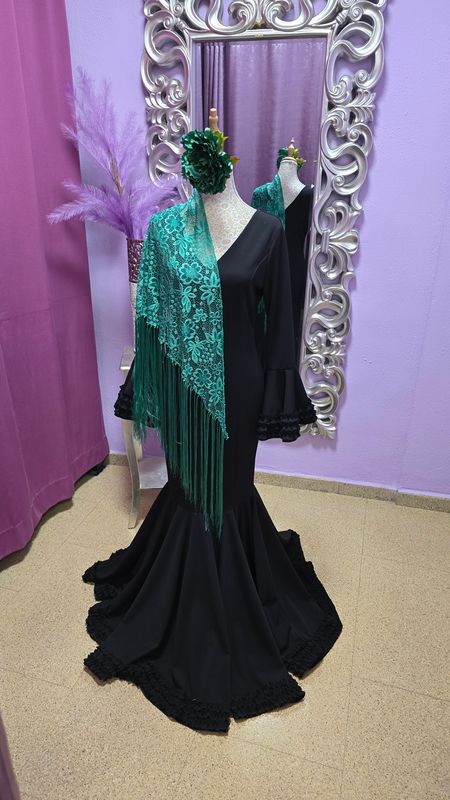 BATA FLAMENCA NEGRA  TRIVOLANT