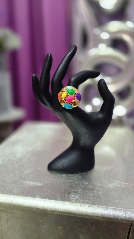 Anillo multicolor redondo