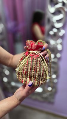 BOMBONERA/LIMOSNERA
