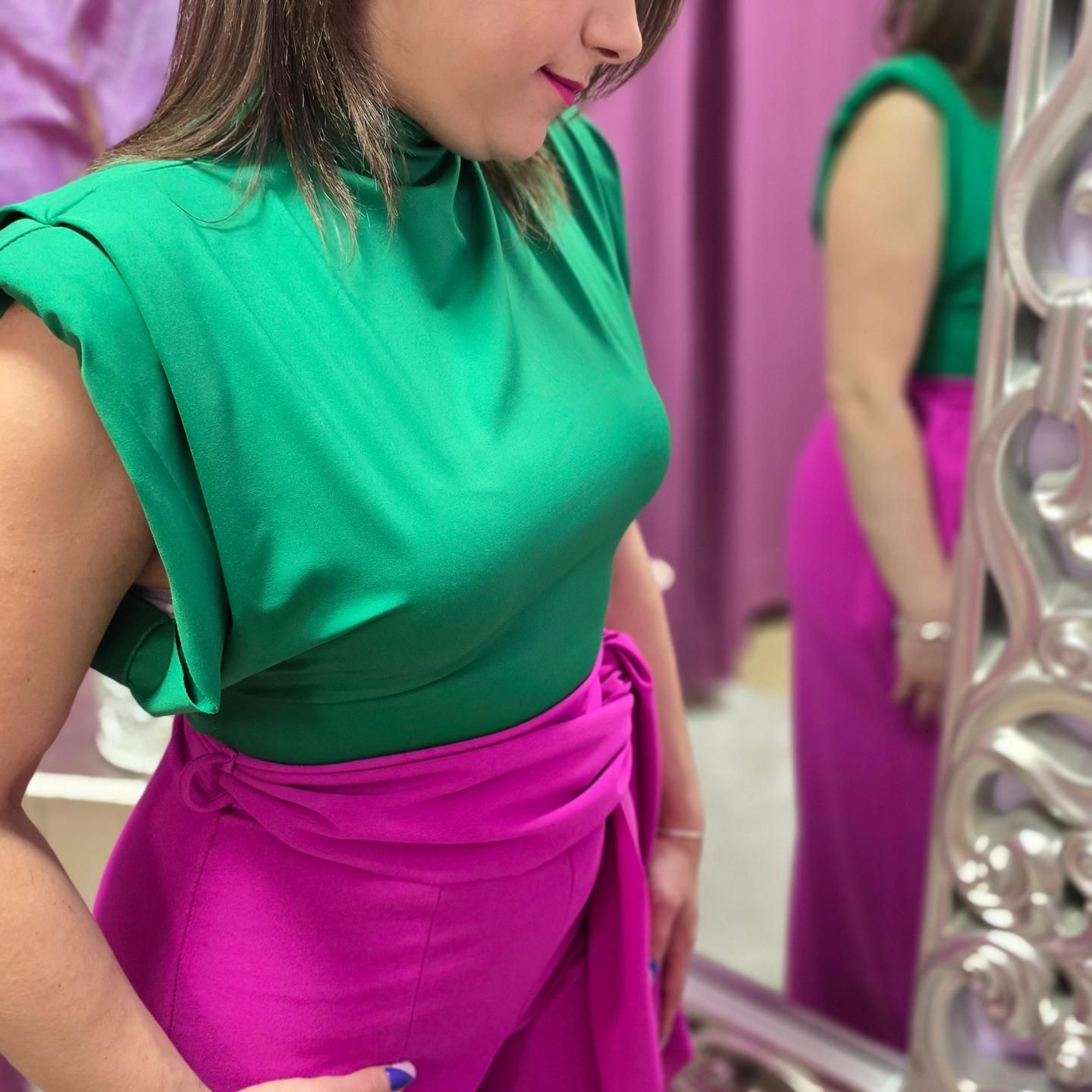 Top HOMBRERA verde satén