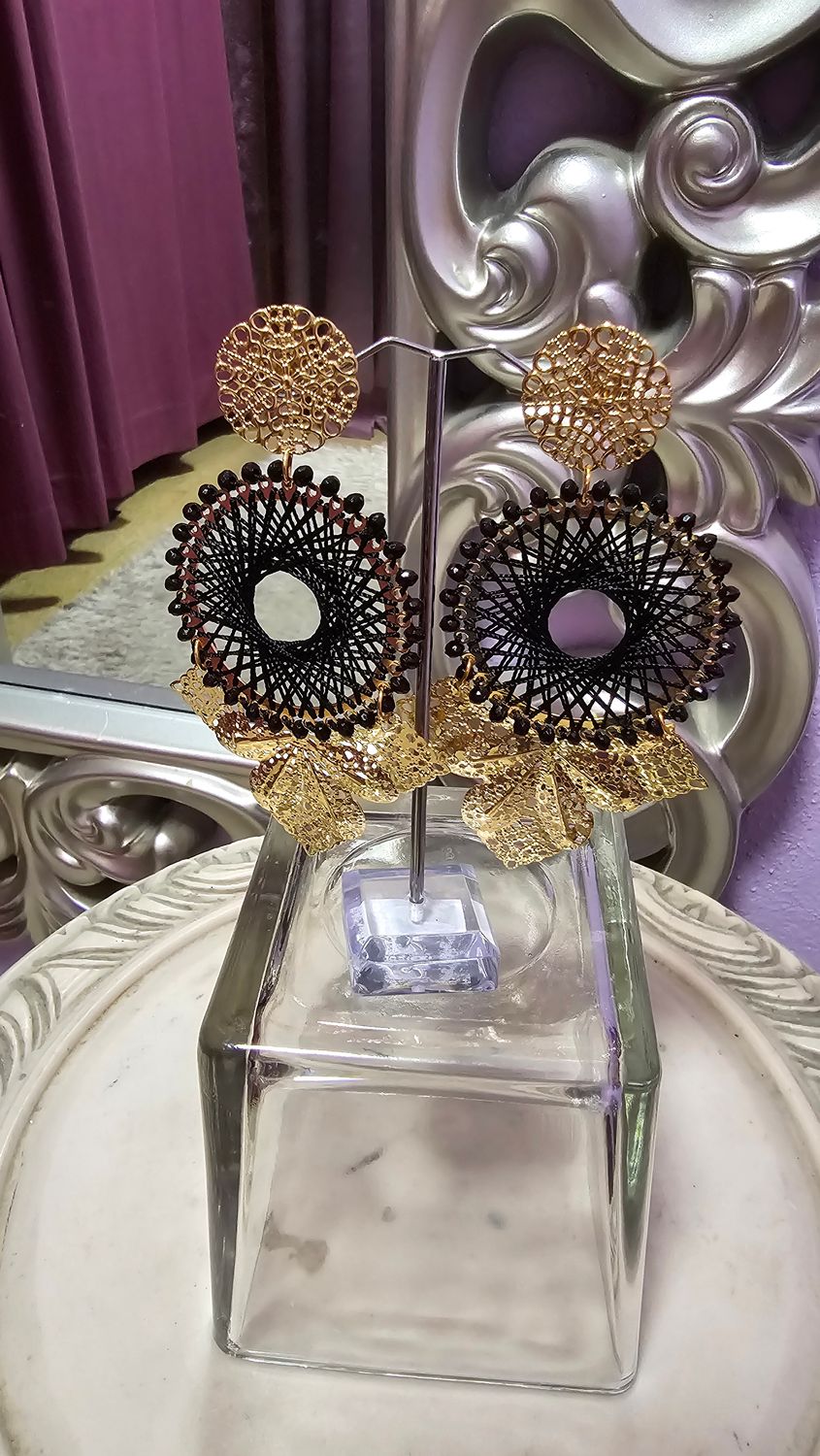 Pendientes  LOLA negro
