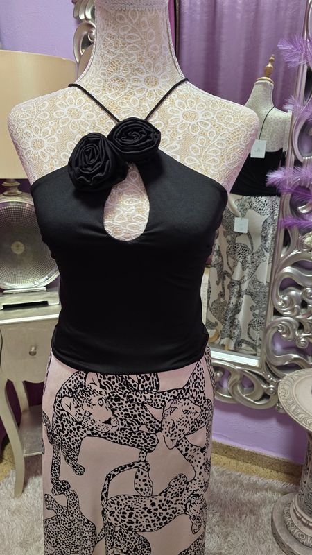 Top negro doble flor