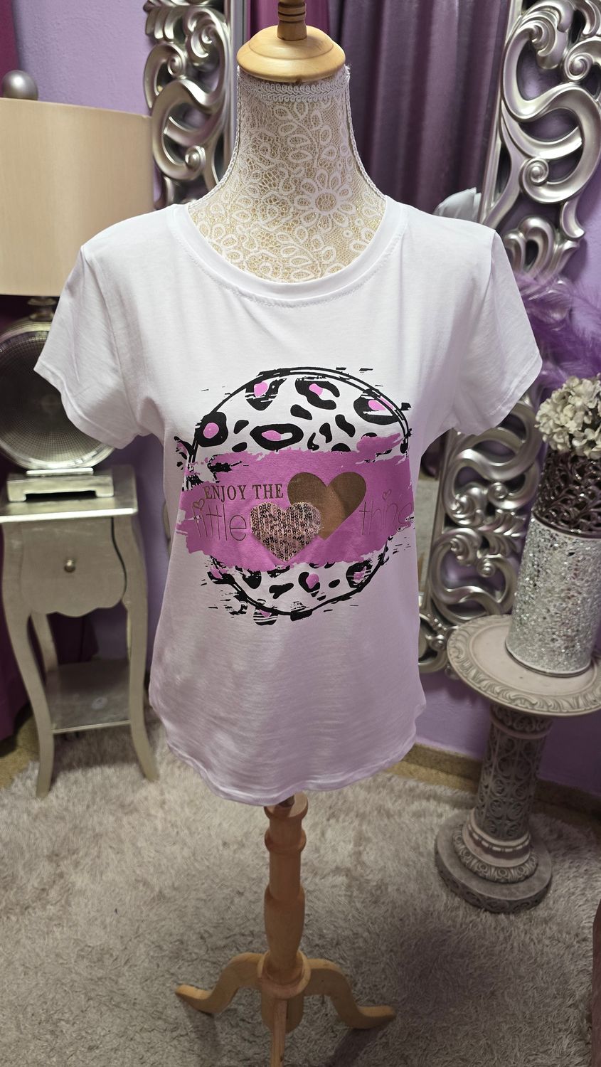 Camiseta corazón rosa manchas