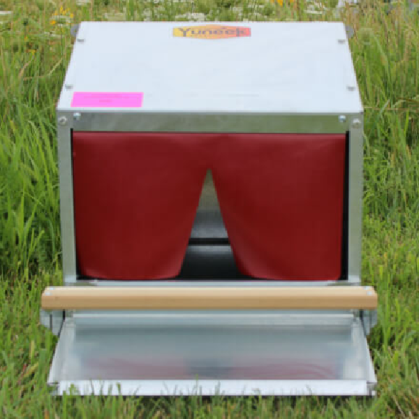 Rollaway 16&quot;, 24&quot;, or 48&quot; Community Nest Box