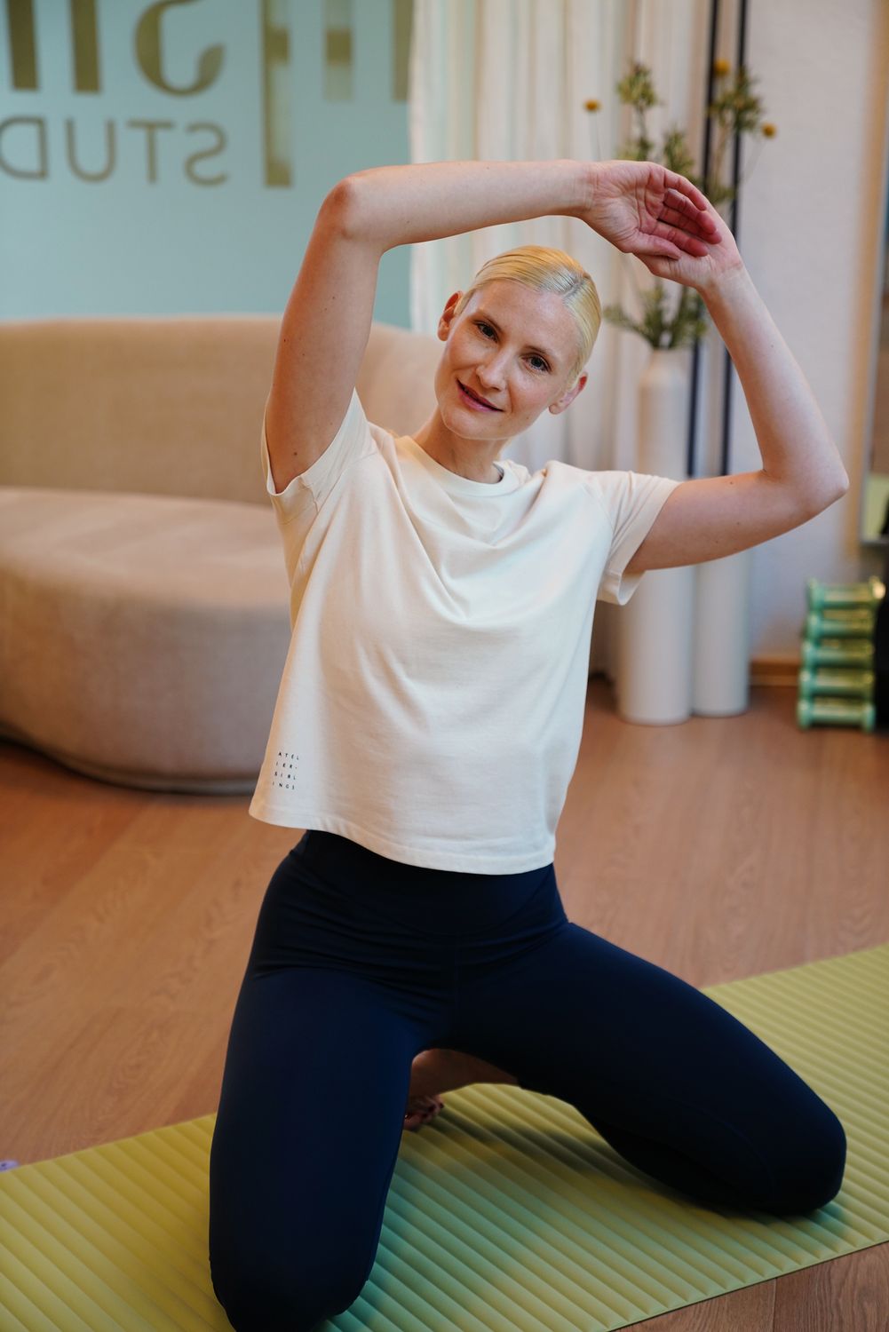 T-shirt Dancing Beige Collab Atelier Siblings T-shirt Dancing Beige Collab Atelier Siblings