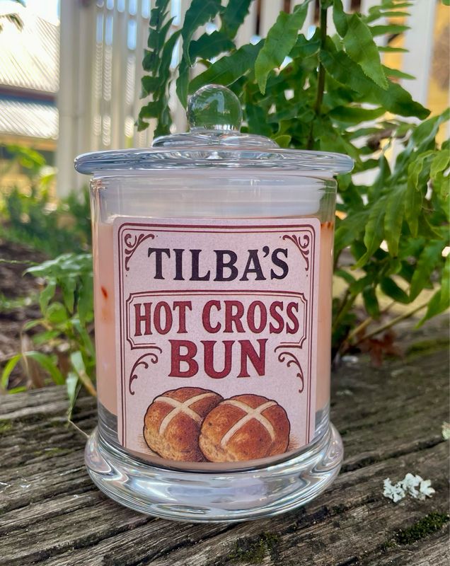 Tilba’s Hot Cross Bun Candle