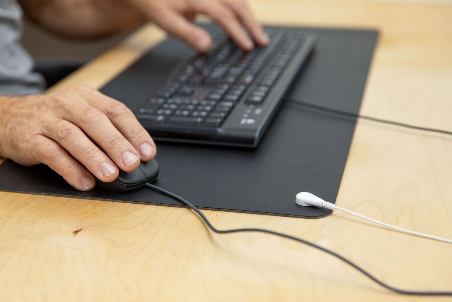 Erdungsprodukt: Schreibunterlage 68 x 25 cm Erdungsprodukt: Schreibunterlage 68 x 25 cm