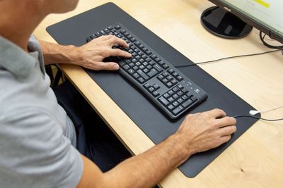 Erdungsprodukt Schreibunterlage 76 cm x 35 cm Erdungsprodukt Schreibunterlage 76 cm x 35 cm