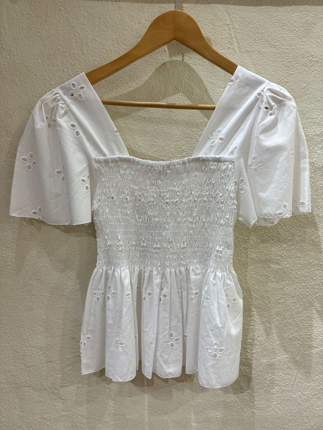 Camiseta Blanca calada Lolitas