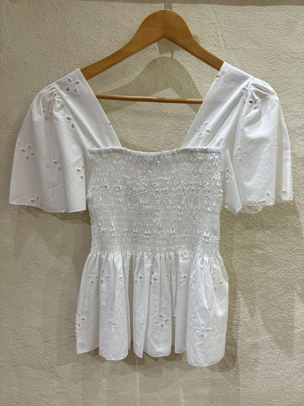 Camiseta Blanca calada Lolitas