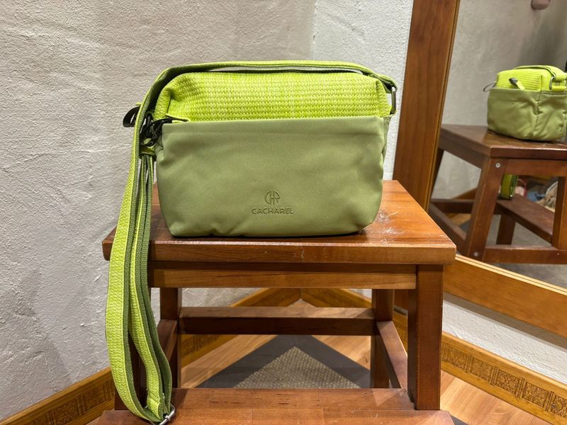 Bolso verde pistacho Cacharel