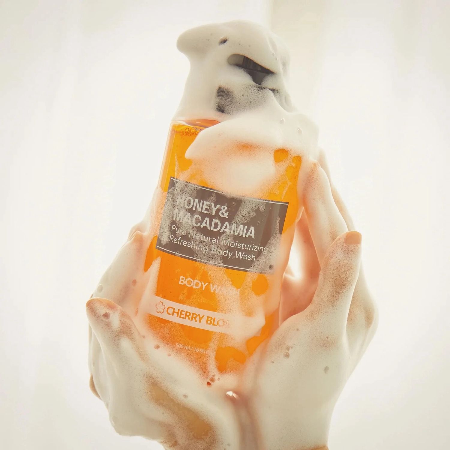 Kundal Honey &amp; Macadamia Pure Body Wash - Cherry Blossom 500ml
