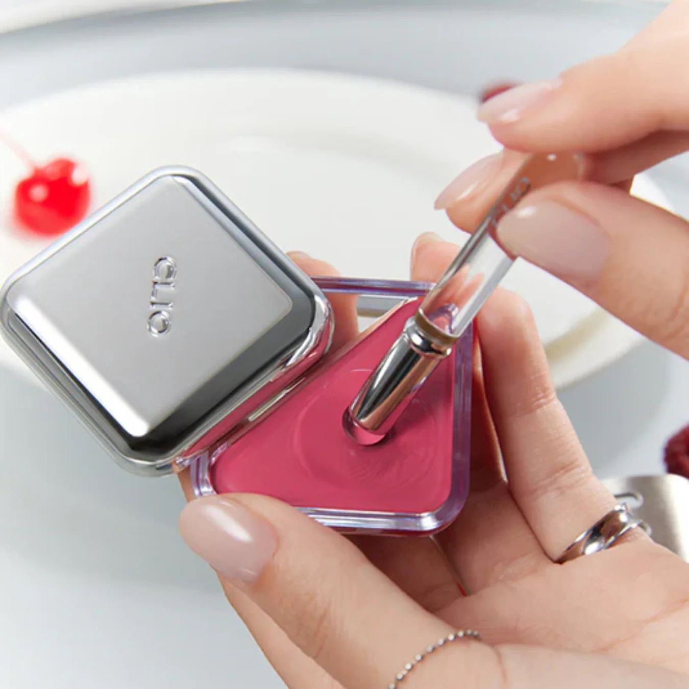 Clio Baby TapTap Lip Brush