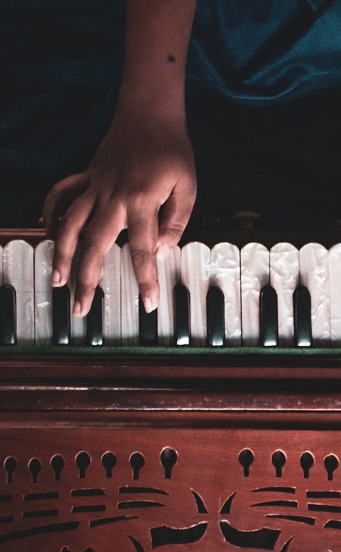 Vocal/harmonium course