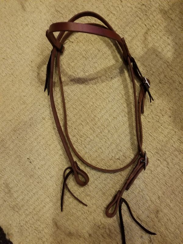 Circle L One Buckle Headstall - Horse Size Dk. Oil Plain
