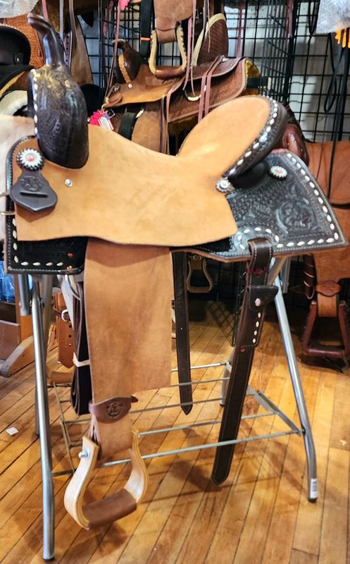 15" Wide Circle L Square Skirt Barrel Saddle - Two Tone