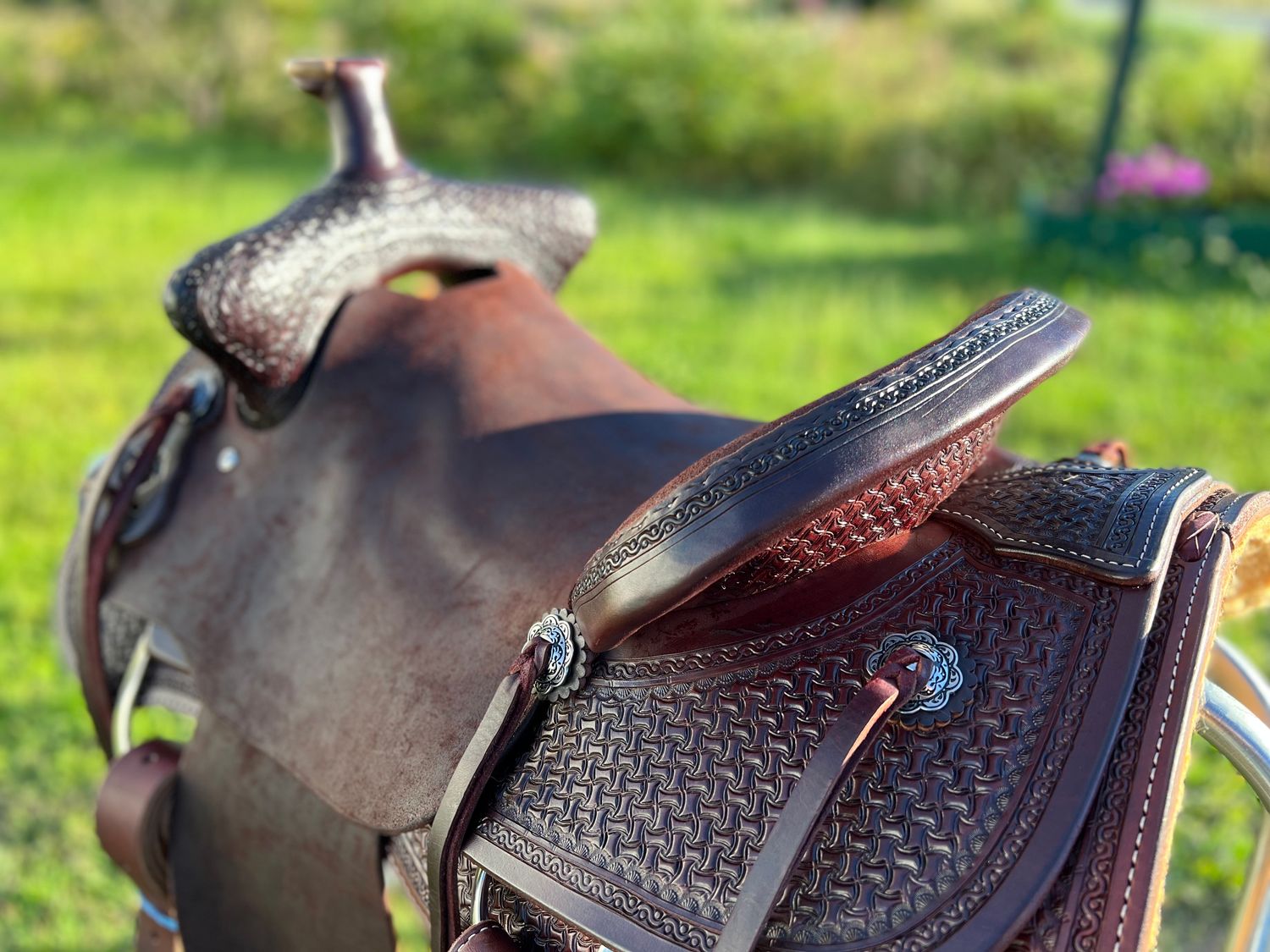 15.5" Wide Circle L Bear Trap Roping Reining Saddle
