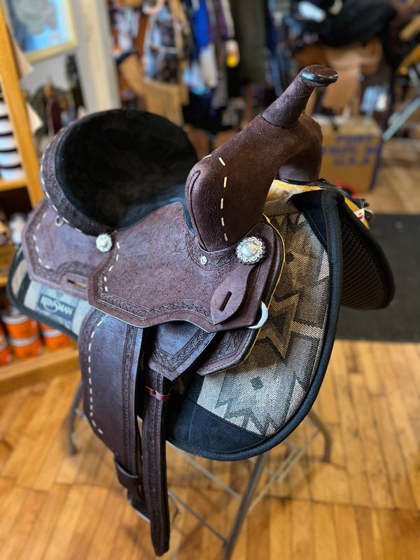 14" Wide Nash Buckstitch Barrel Saddle - Chocolate Oil