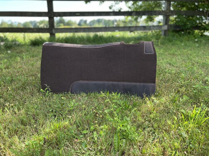 Wool Felt Western Pad, Dark Brown - 32"D X 32"L X 1"
