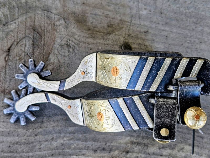Spurs - Women's Antique Black w/ Floral Accents