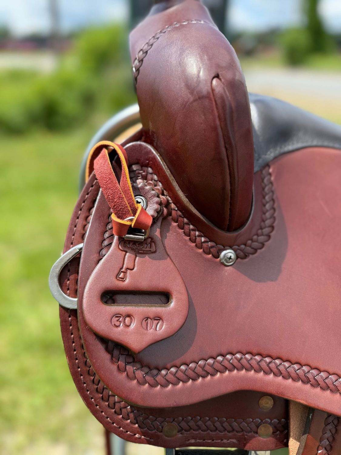 17" Wide Nash Trail Saddle - Walnut Oil