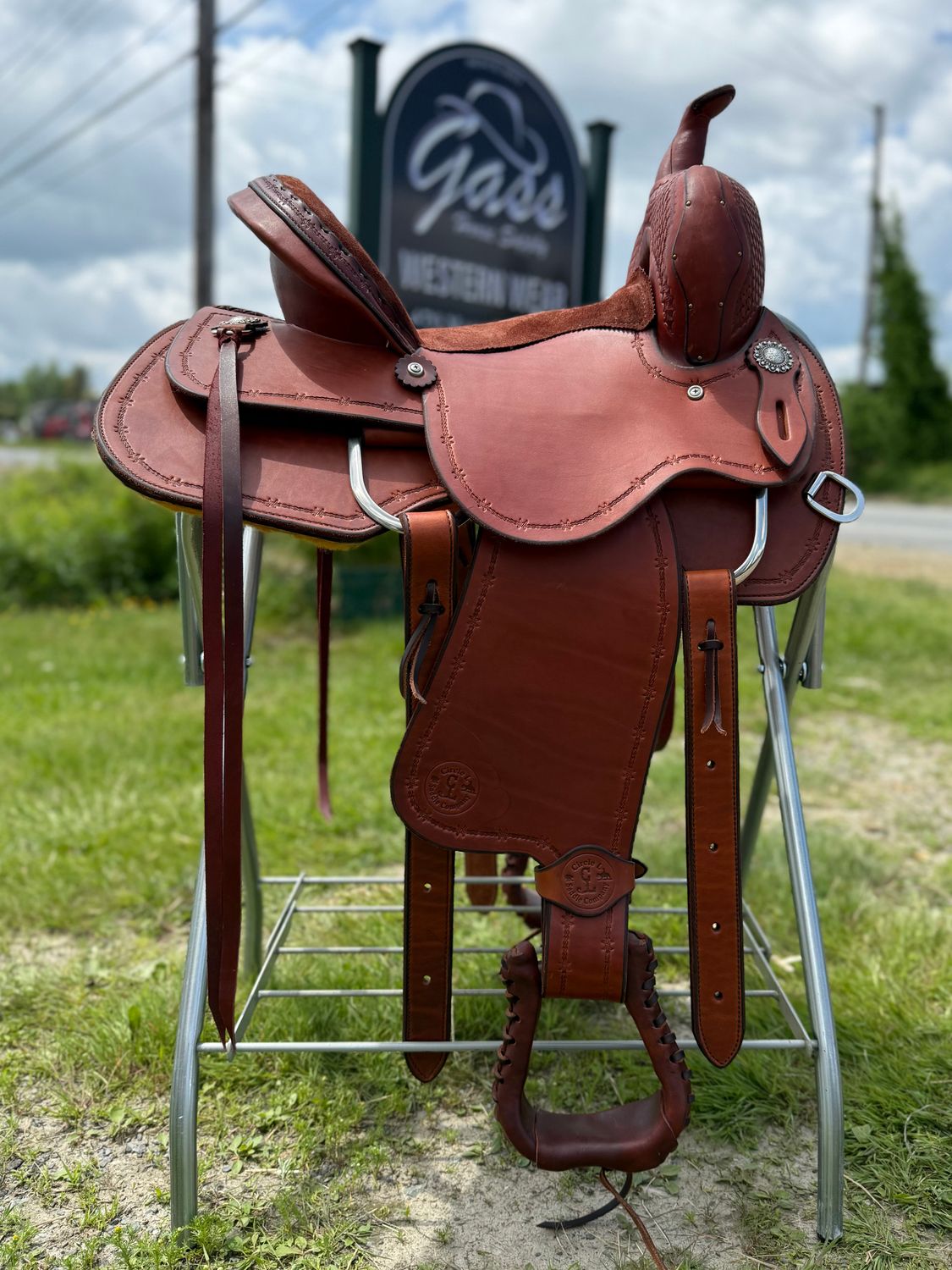 14" Wide Circle L All Around Saddle - Medium Oil w/Barb Wire Tooling